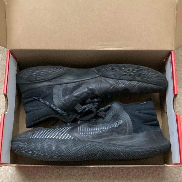 Nike Other - Nike Kyrie Irving Flytraps Size 13 Men’s